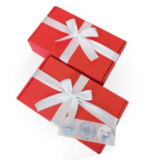 Коробка подарочная 22,5*13,5*5,5 красная с белым бантом + наклейка